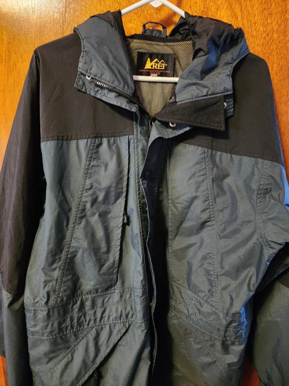 Men's Medium REI Gore-Tex Blue/Black Full Zip Hooded Rain Jacket